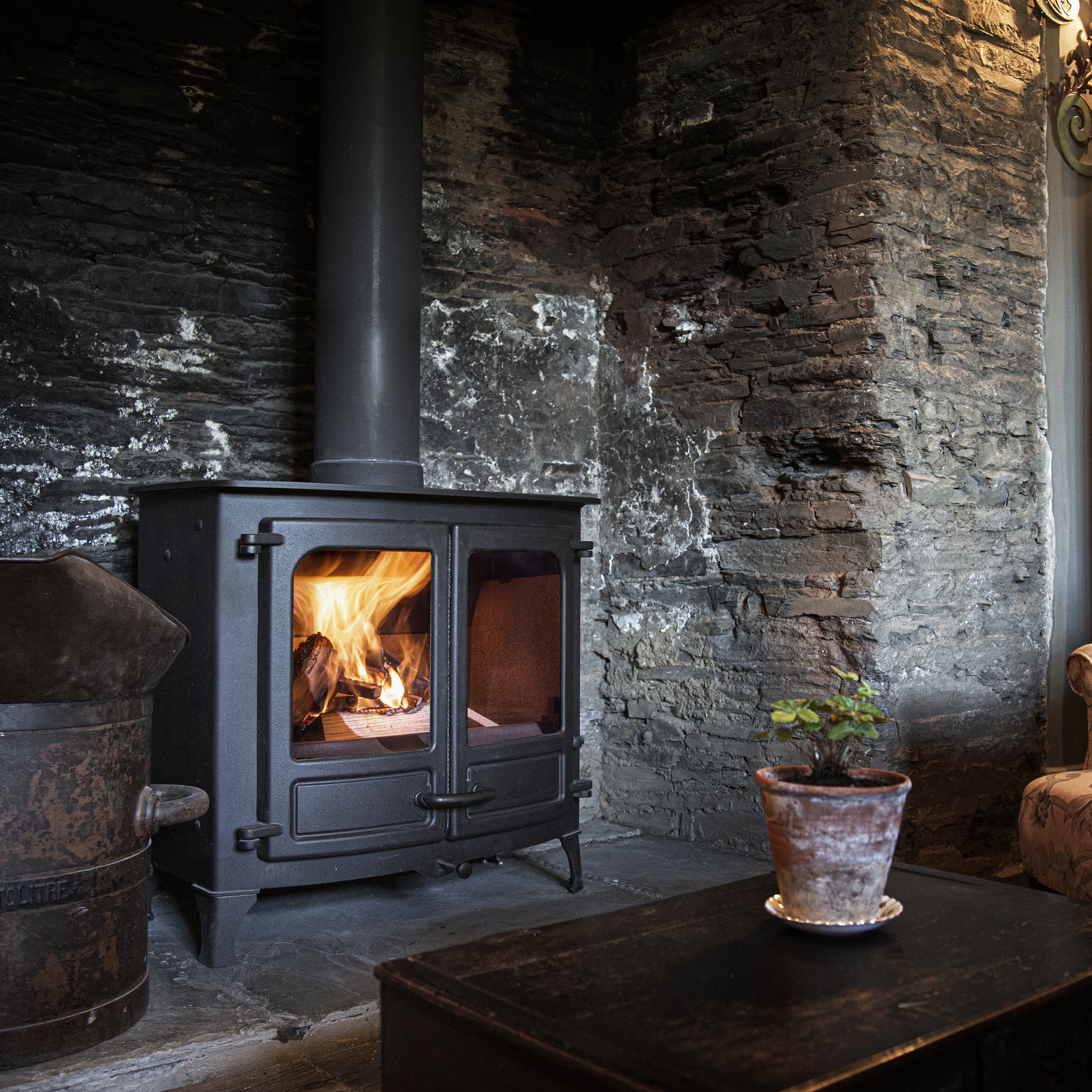 Charnwood Island III BLU Low Black 2