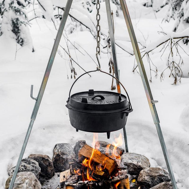 petromax dutch over with legs lifestyle - hotboxstoves.co.uk
