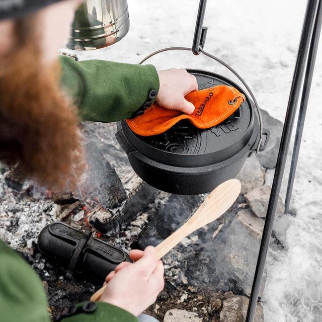 petromax dutch over with legs lifestyle outdoor - hotboxstoves.co.uk