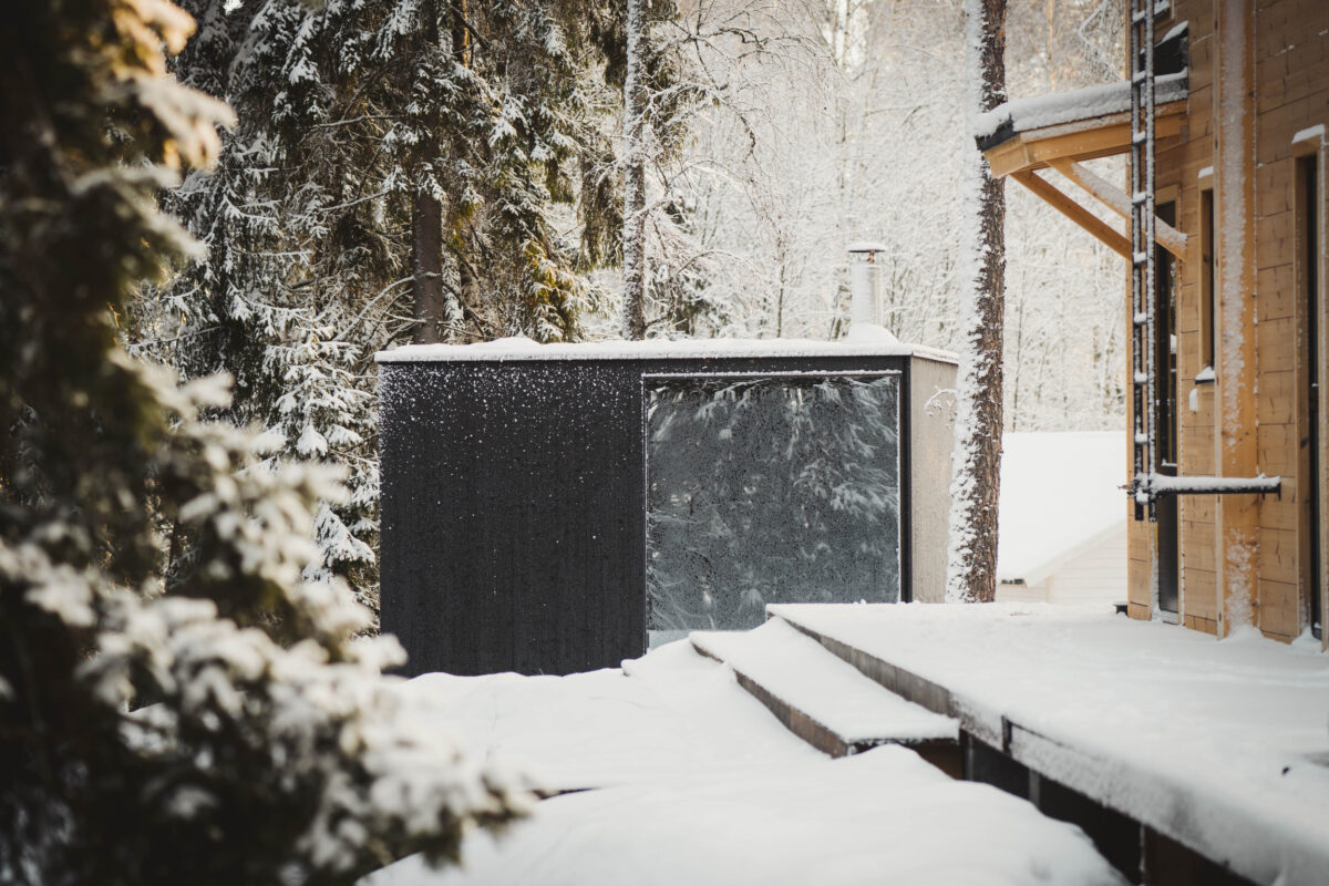 Tyyni 10 sauna cabin in snow - hotboxstoves.co.uk
